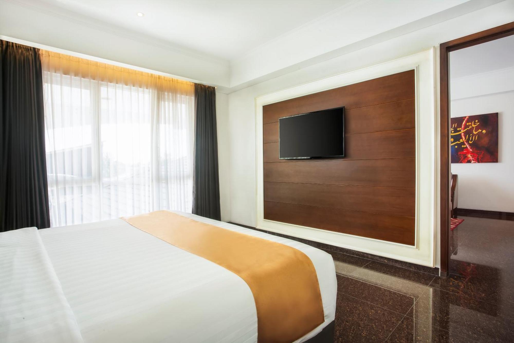 Hotel Grand Rohan Jogja 4*